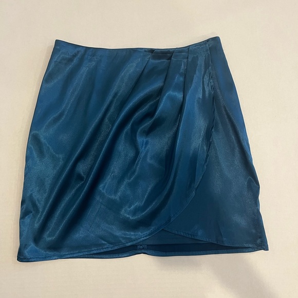 Small Blue, Draped Mini skirt. Satin skirt. Turquoise color. Robertson + Rodeo - Picture 1 of 2